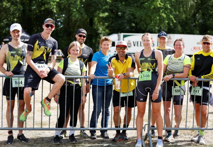 Triathleten des Marathon-Club Menden verteidigen souverän die Führung in der Landesliga-Wertung – Aufstieg in die Verbandsliga vorprogrammiert – Katrin Harnischmacher dominiert Oberliga Wertung bei den Frauen