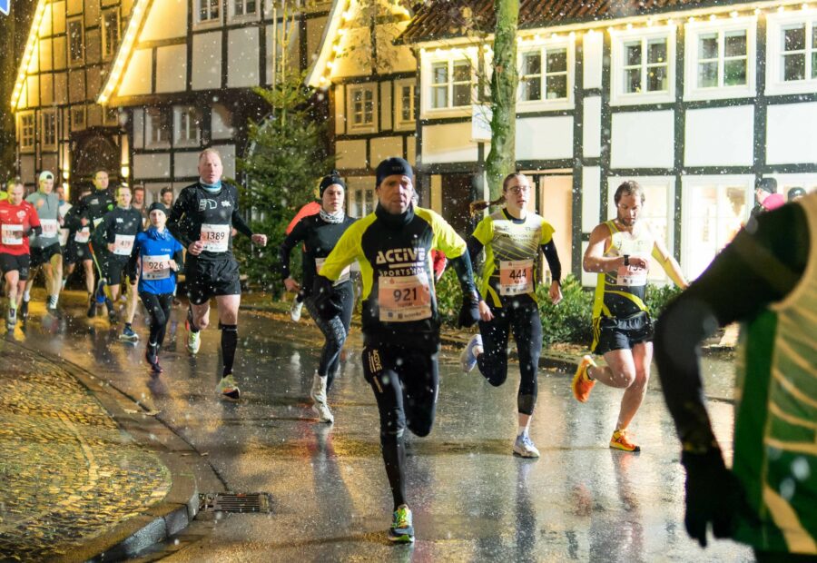 Laufen in der Vorweihnachtszeit beim Christkindellauf in Wiedenbrück und den Nikolausläufen in Klausdorf, Oelde und München
