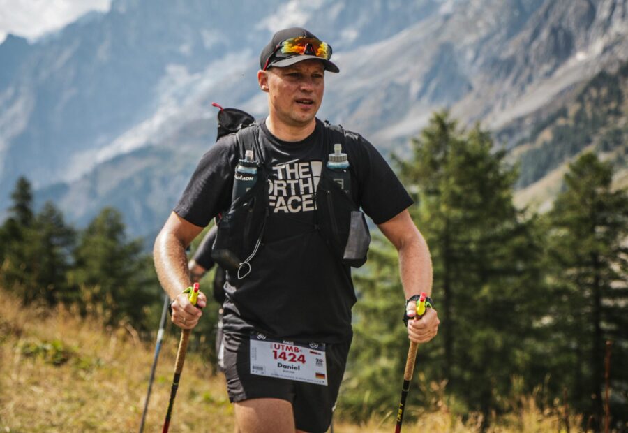 Daniel Böcker setzt mit seiner erfolgreichen Teilnahme an der UTMB in Chamonix ein absolutes Highlight des MCM Sportjahres
