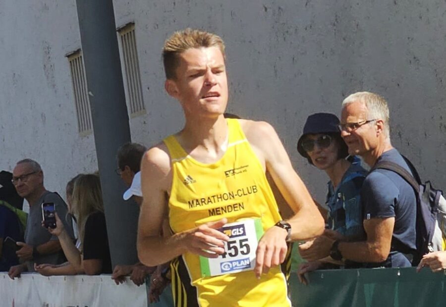 MCM Duo Niklas Röttger und Sarah Schäperklaus bei der Deutschen Straßenlaufmeisterschaft über 10 Kilometer in Bad Liebenzell