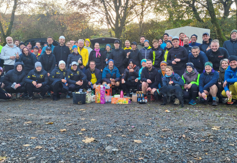 Fast 60 Läuferinnen und Läufer beim Community Trailrun Sauerland