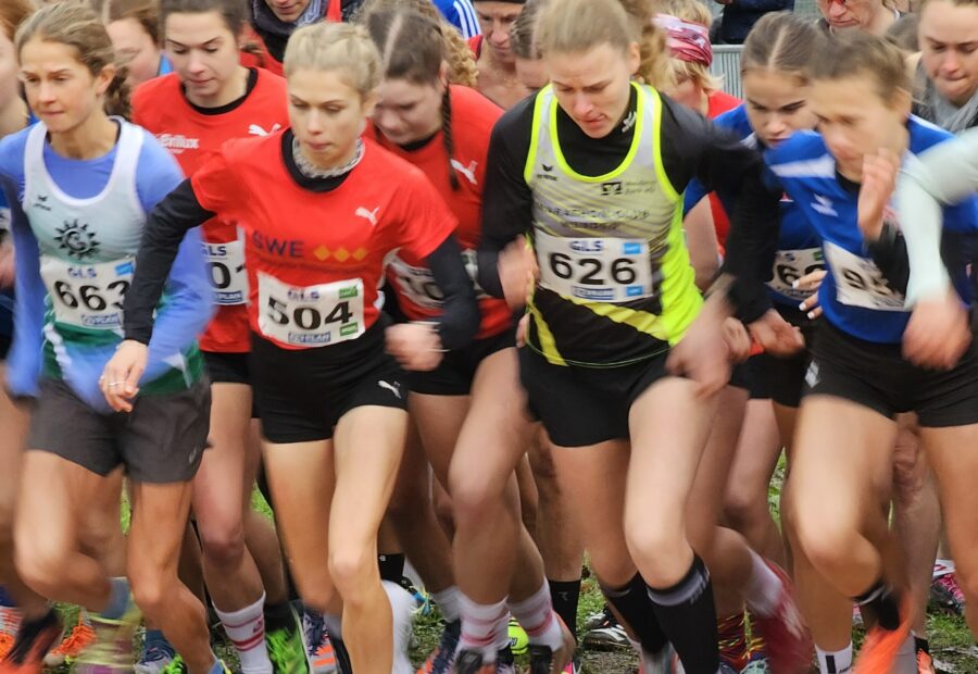 Niklas Röttger und Sarah Schäperklaus meistern Anforderungen der Cross DM