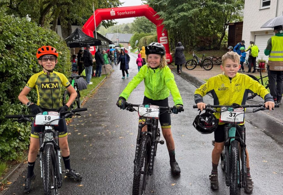 Mendener Mountainbiker feiern starken Abschluss der REMBE Bike Trophy